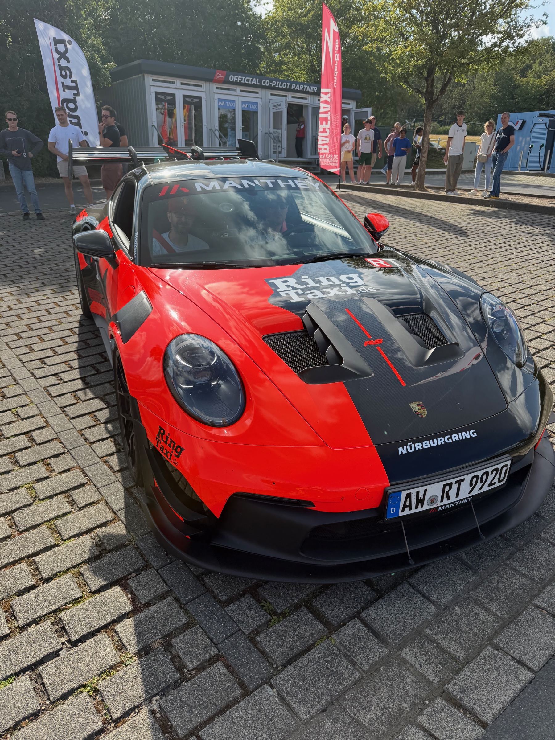 Porsche GT3 RS mit Manthey-Paket vor einer Beifahrerfahrt auf der Nürburgring-Nordschleife